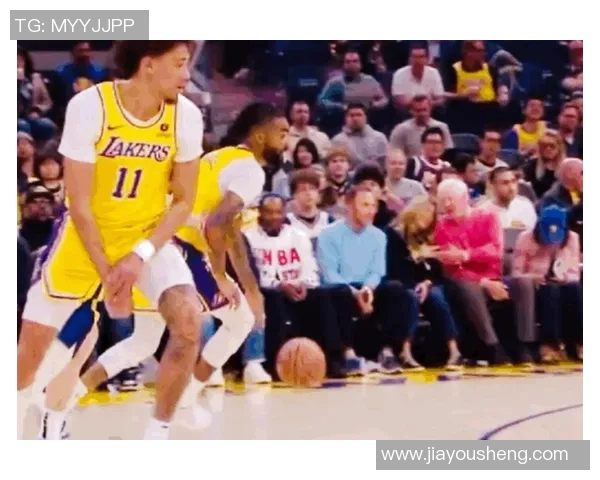 战术拆解：湖人为何能掌控比赛节奏？