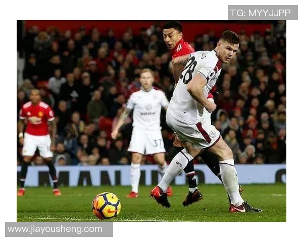 曼联赛场微妙小动作引发球迷与专家热议背后真相